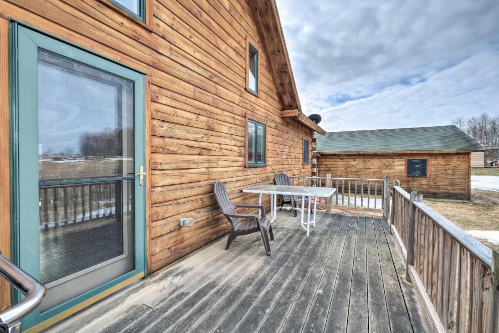 Family-Friendly Troy Getaway with Furnished Deck Main image