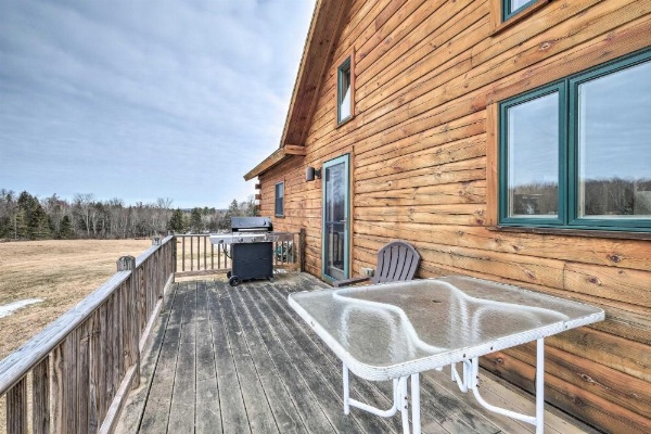 Family-Friendly Troy Getaway with Furnished Deck image 19