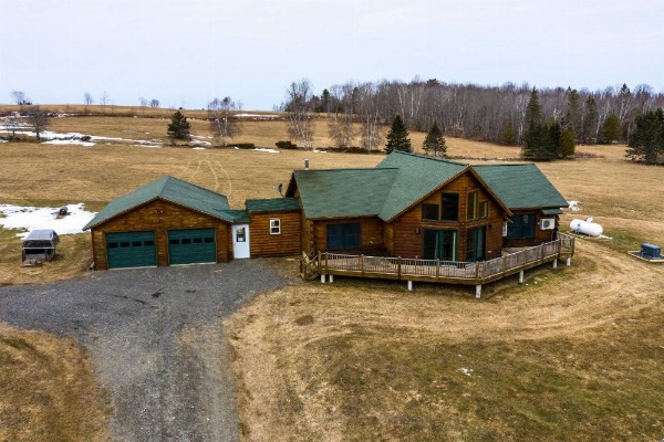 Family-Friendly Troy Getaway with Furnished Deck image 20